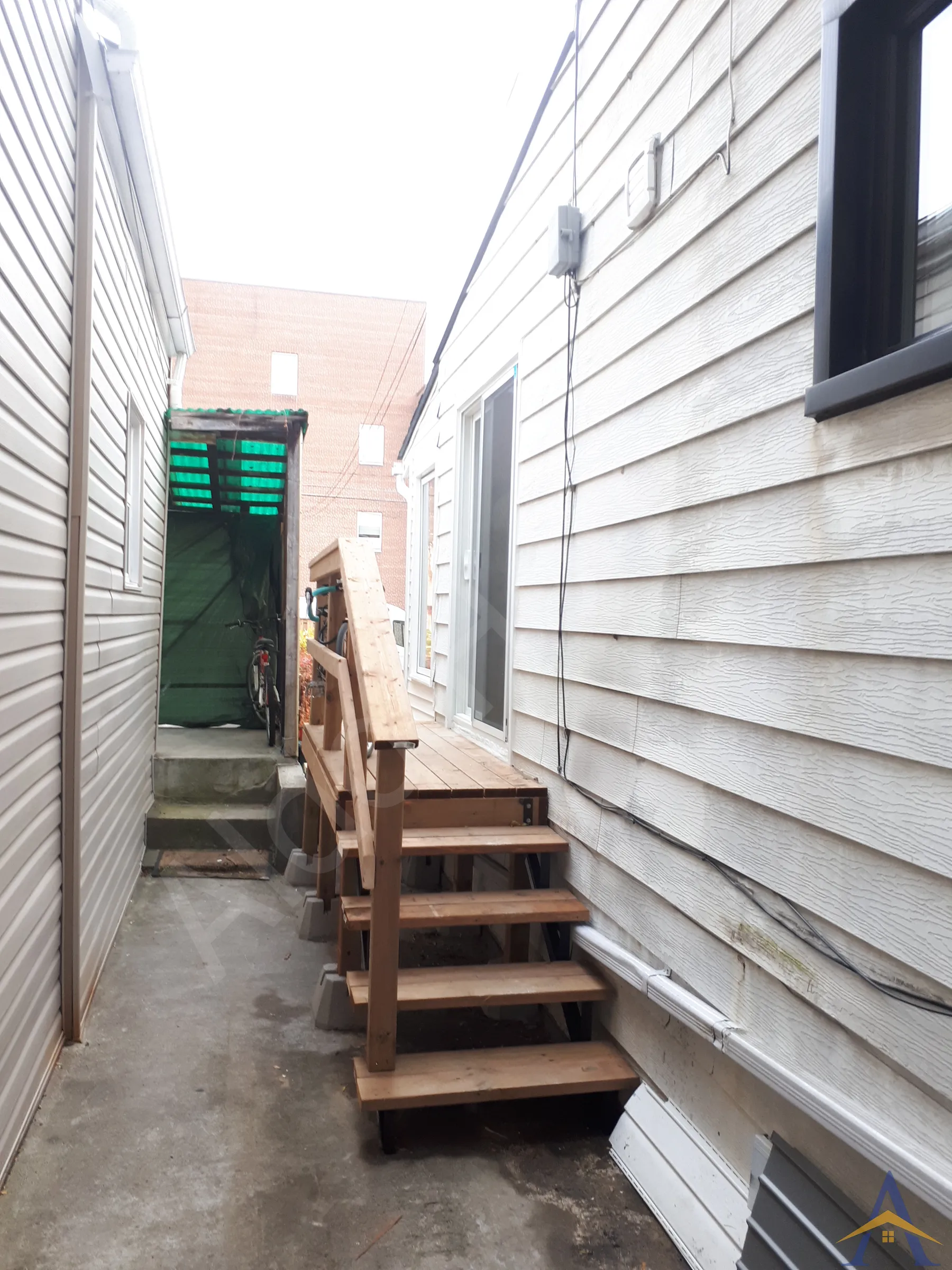 Exterior Walls - Argyle st, Toronto - Image 4