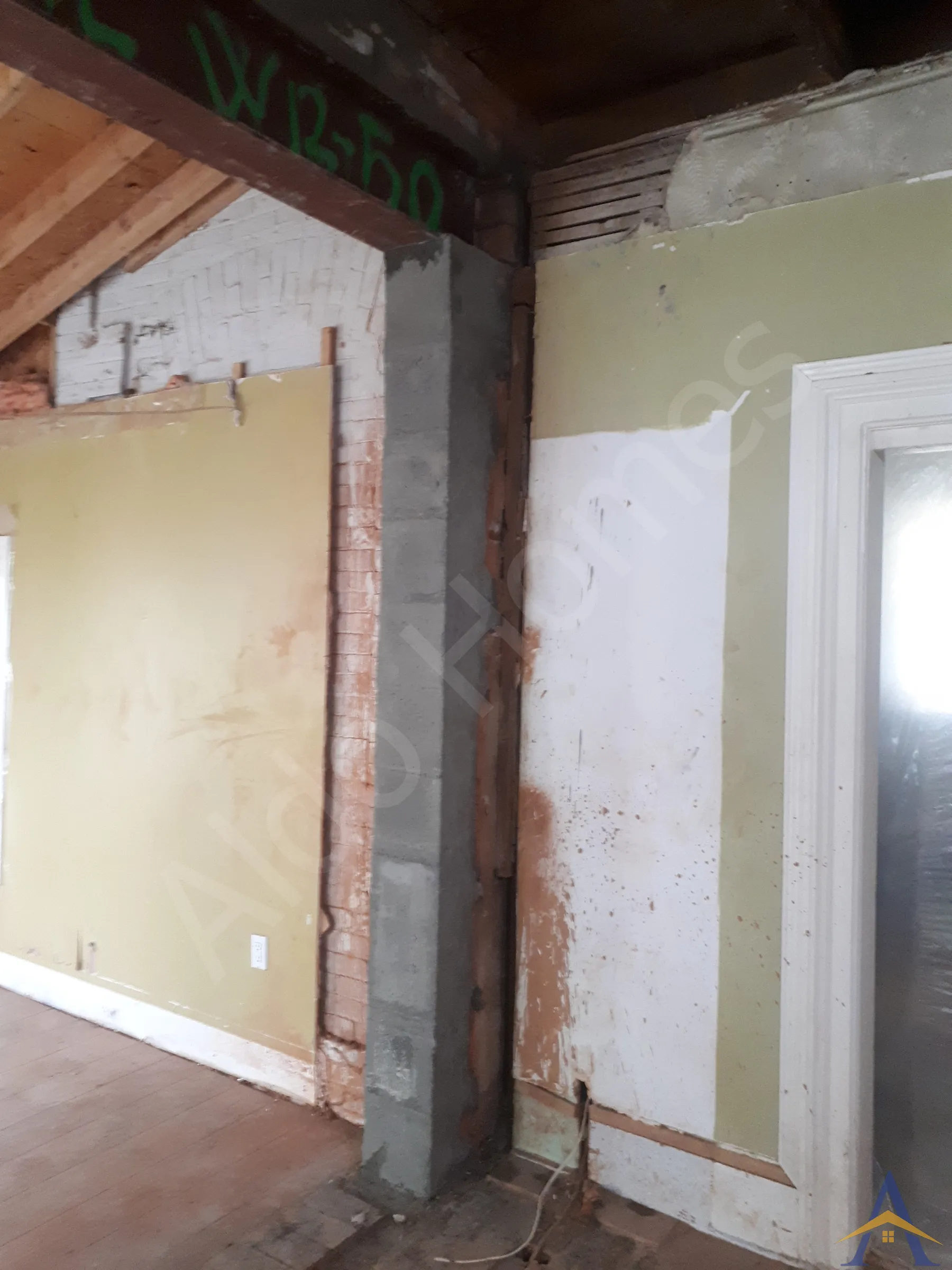 Exterior Walls - Boucher Street East, Meaford - Image 10