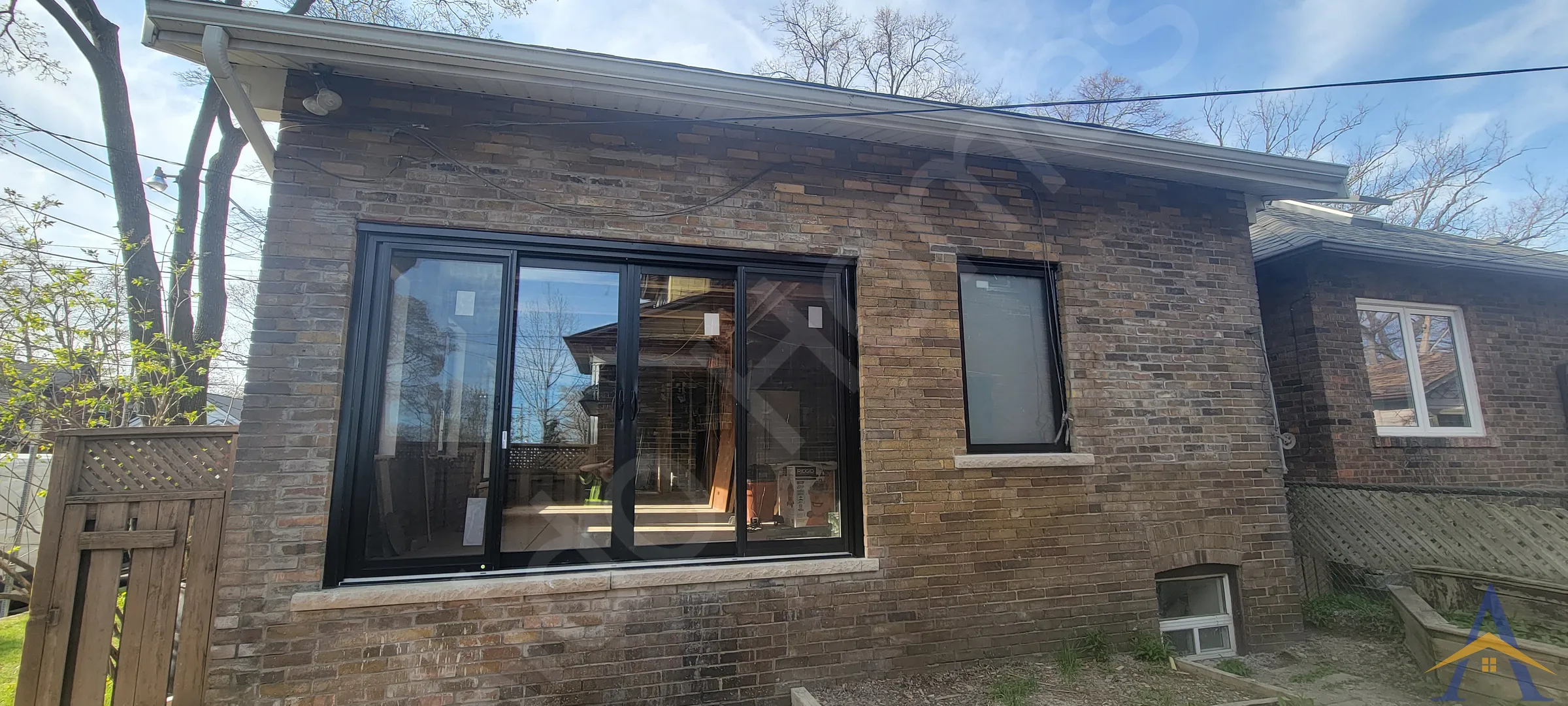 Exterior Walls - Gerrard Street East, Toronto - Image 3