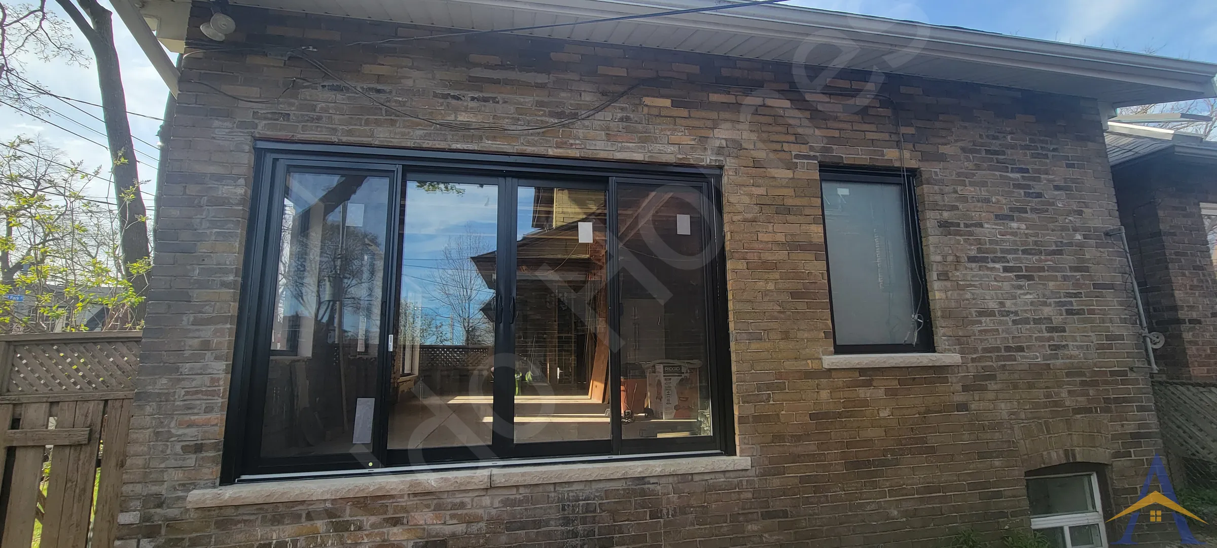 Exterior Walls - Gerrard Street East, Toronto - Image 4