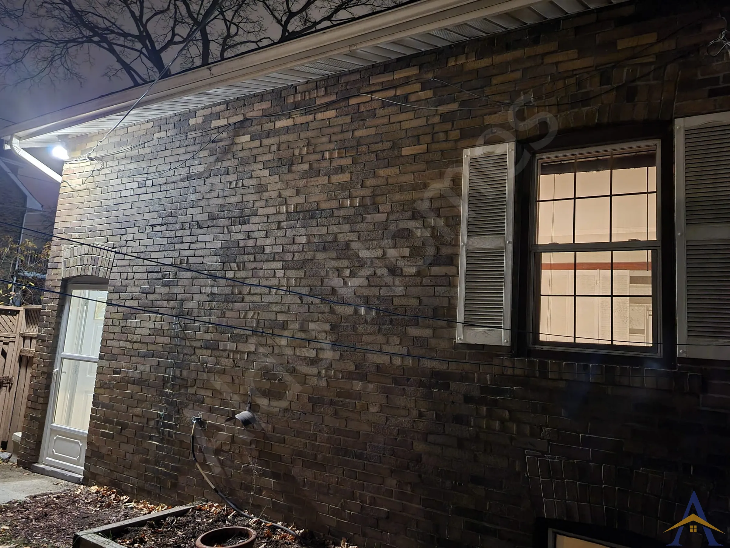 Exterior Walls - Gerrard Street East, Toronto - Image 7