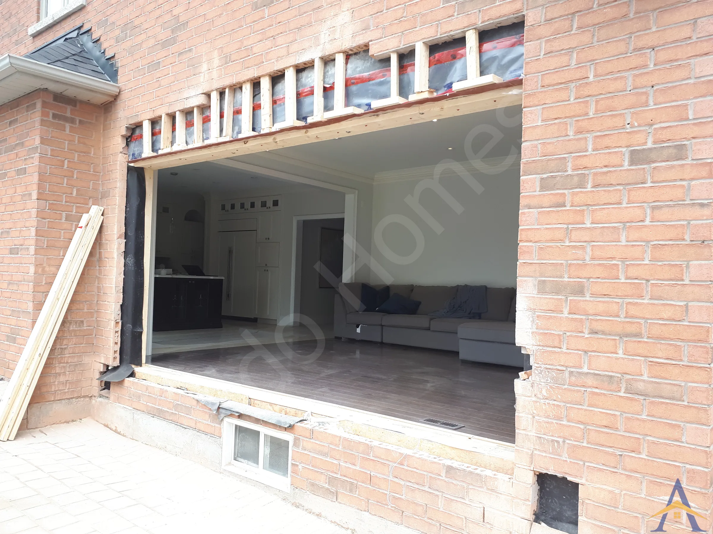 Exterior Walls - Green Manor, Woodbridge - Image 5