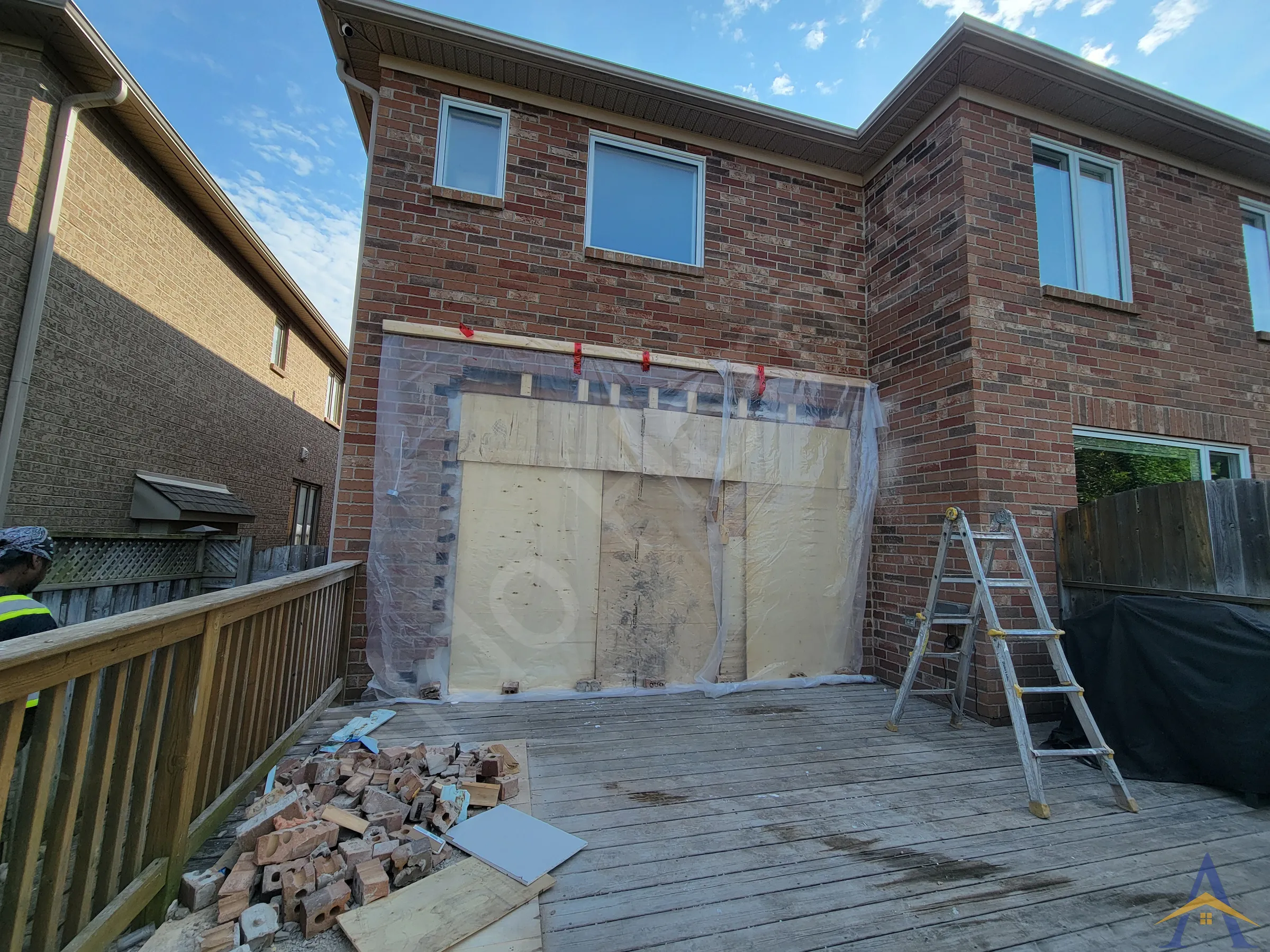 Exterior Walls - Tesla, Oakville - Image 7