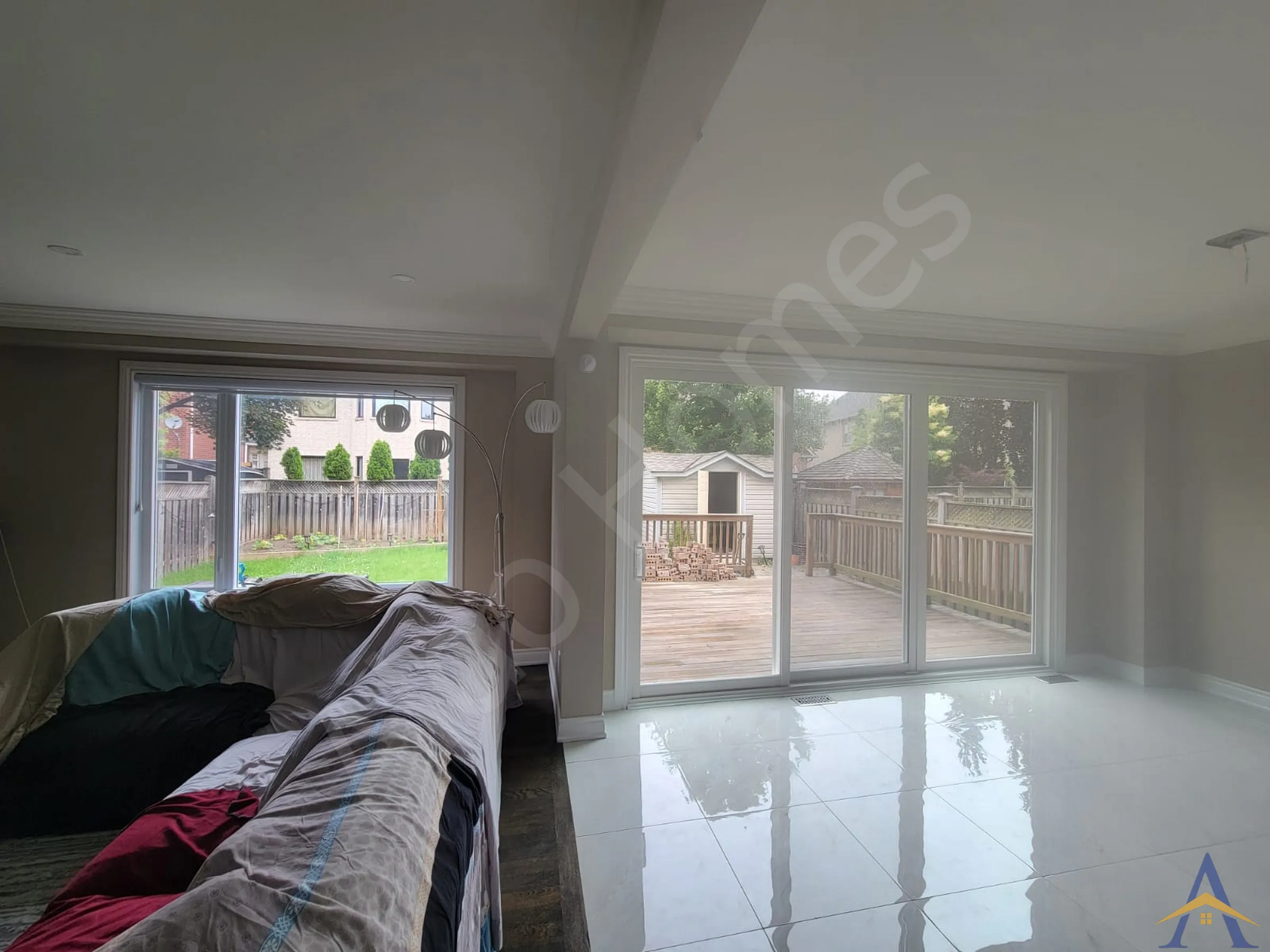 Exterior Walls - Tesla, Oakville - Image 11