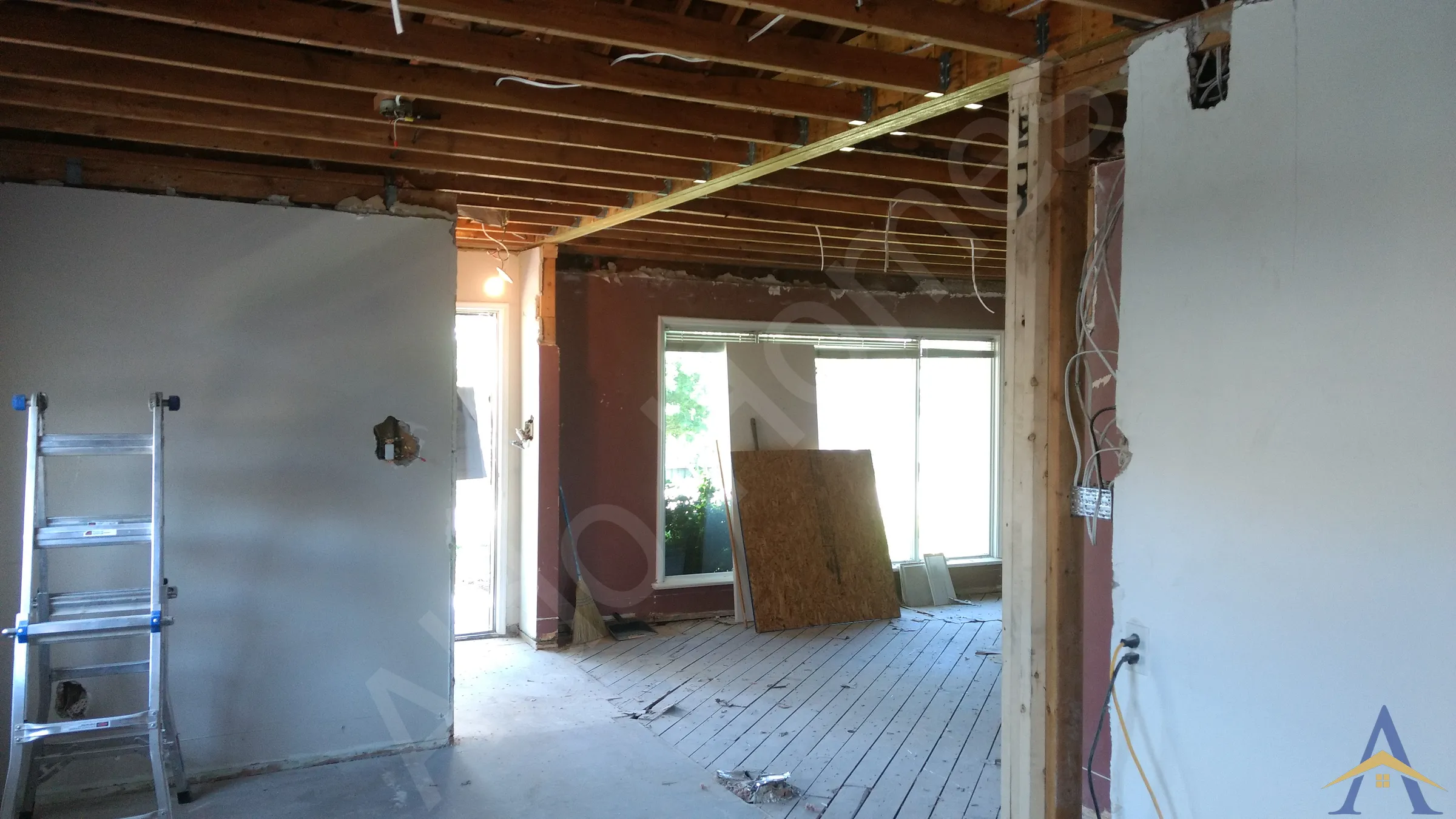 Load Bearing Wall Removal - Bungalow - Oxford, Toronto - Image 3