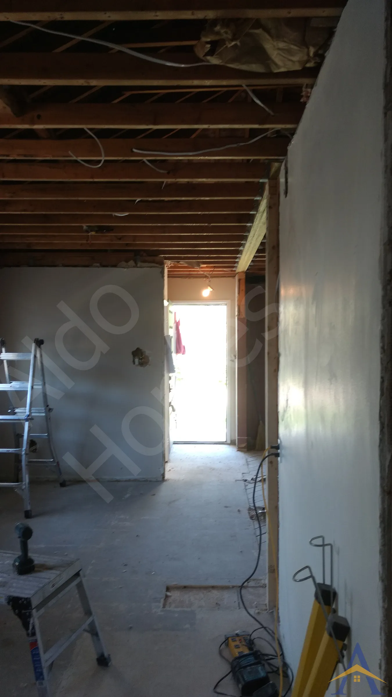 Load Bearing Wall Removal - Bungalow - Oxford, Toronto - Image 4